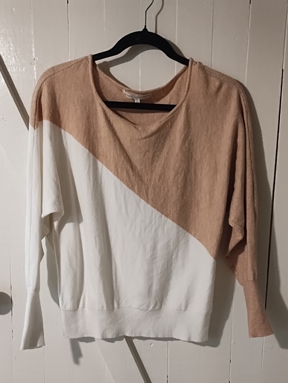 Diagonal Colorblock Crewneck Sweater in Cream and Tan Like New, Small.